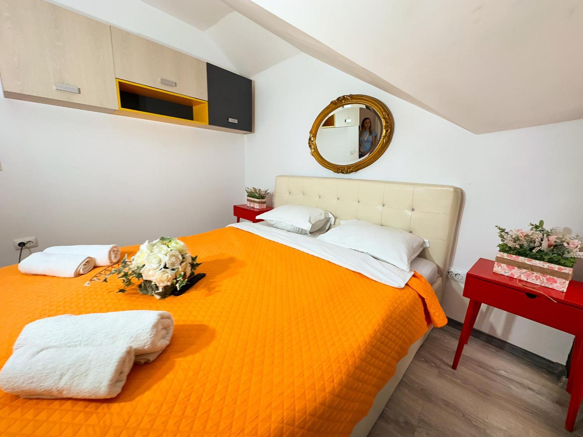 Millenium Apartment Central Крайова Екстериор снимка