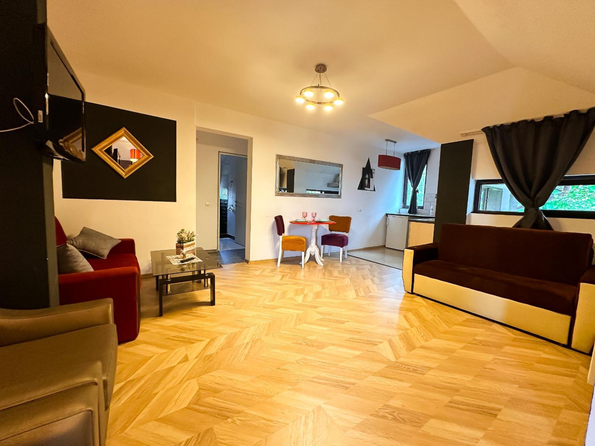 Millenium Apartment Central Крайова Екстериор снимка